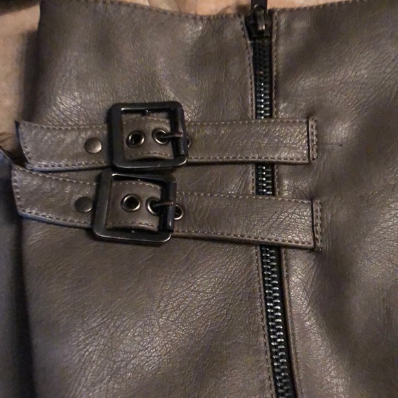 Grey boots - Picture 3 of 4